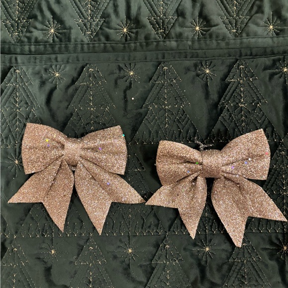 ✨🎄🎀 Silver Shimmer Christmas Bow – Set of 2 - Picture 7 of 7